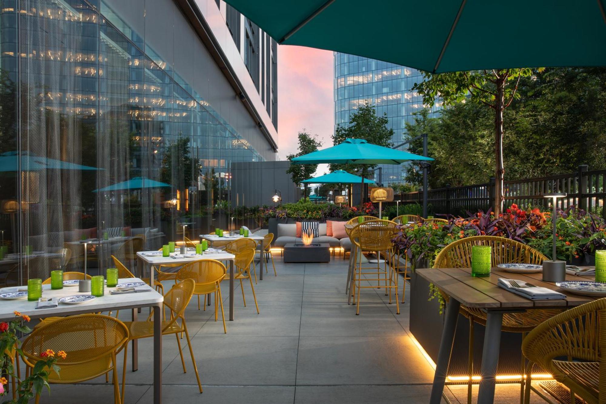 The Watermark Hotel Tysons Corner Exterior photo